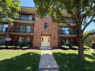 10501 S Highland Avenue 306C, Worth, IL 60482
