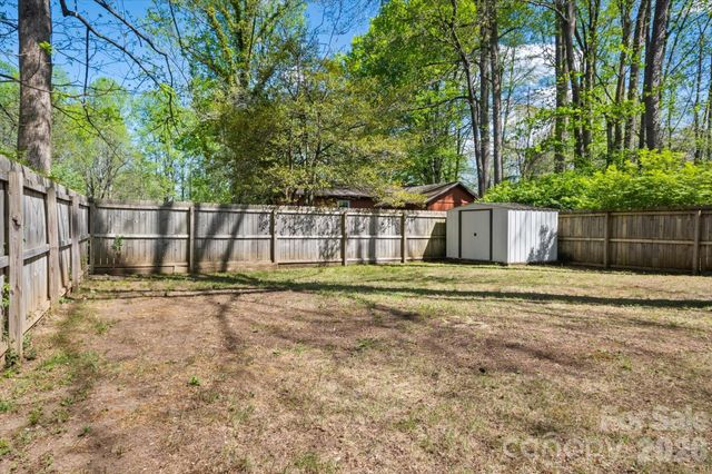 89 Carolina Avenue, Brevard, NC 28712
