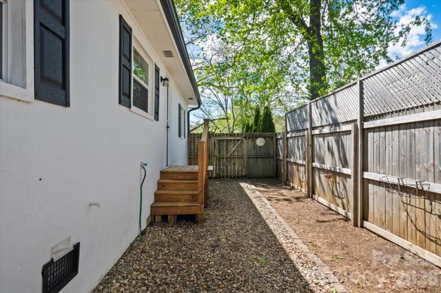 89 Carolina Avenue, Brevard, NC 28712