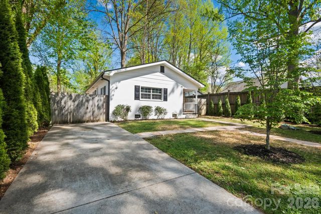 89 Carolina Avenue, Brevard, NC 28712