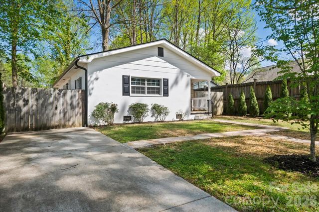 89 Carolina Avenue, Brevard, NC 28712