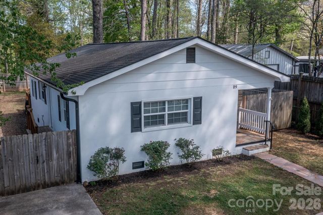 89 Carolina Avenue, Brevard, NC 28712