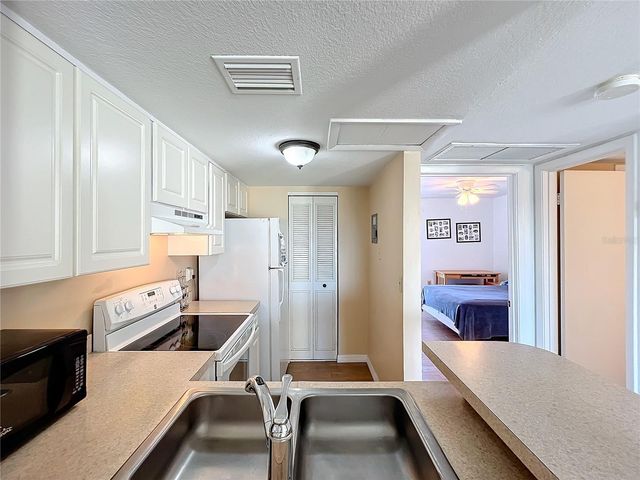 562 ORANGE DRIVE 33, Altamonte Springs, FL 32701