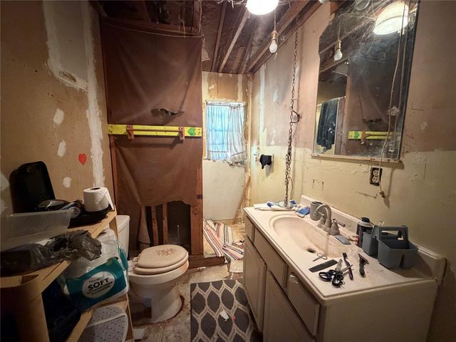 673 Whisperwood Drive, Onalaska, TX 77360