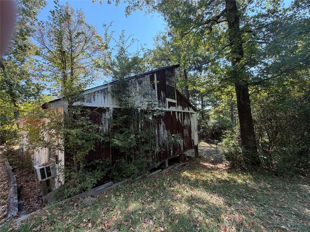 673 Whisperwood Drive, Onalaska, TX 77360