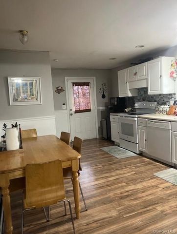 21 Locust Street, Riverhead, NY 11901