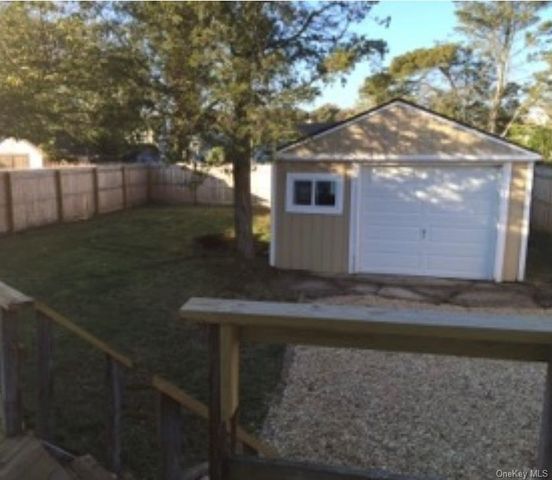 21 Locust Street, Riverhead, NY 11901