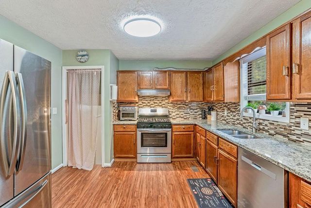 4227 Summer Wood Drive, Snellville, GA 30039