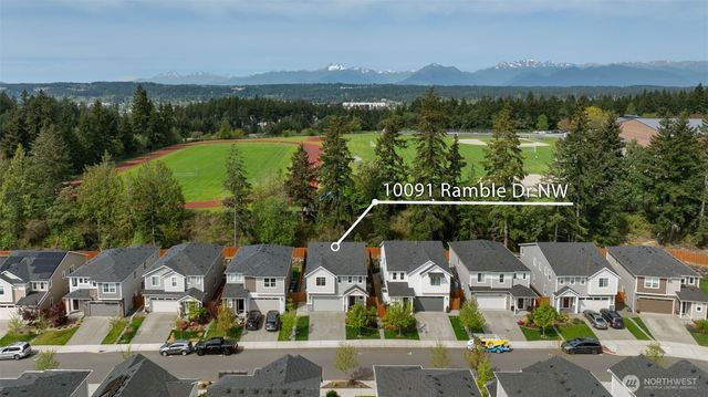 10091 Ramble Dr, Bremerton, WA 98311