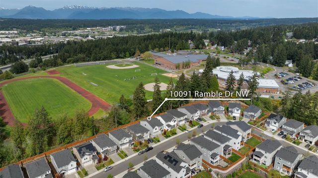 10091 Ramble Dr, Bremerton, WA 98311