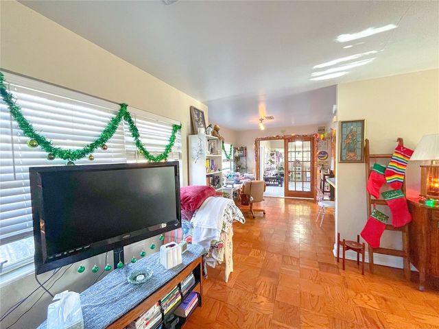 4018 NW 10TH AVENUE, Gainesville, FL 32605