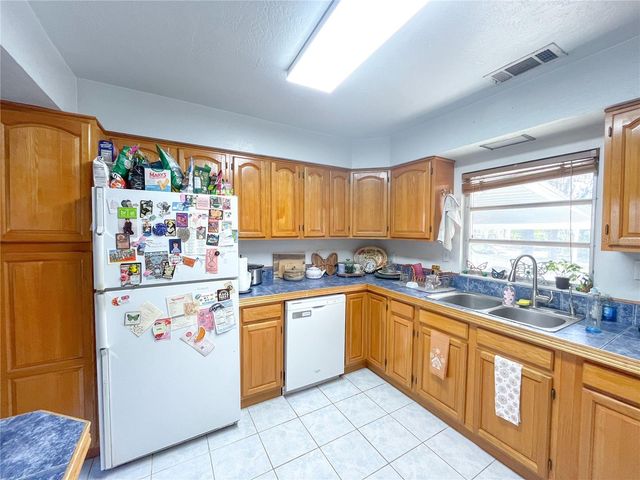 4018 NW 10TH AVENUE, Gainesville, FL 32605