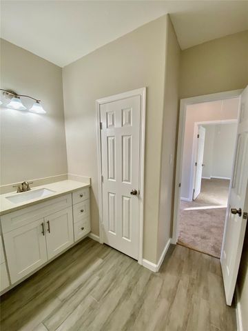 13926 Leabrandon Lane, Houston, TX 77045