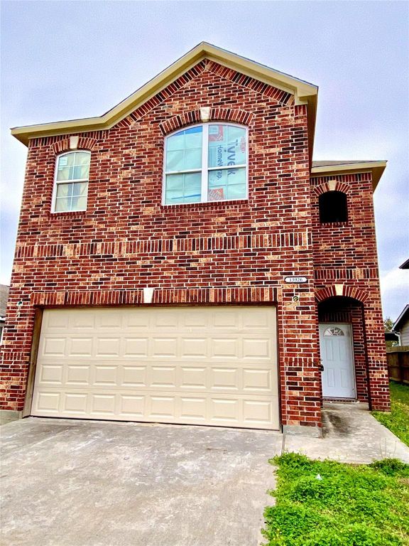13926 Leabrandon Lane, Houston, TX 77045