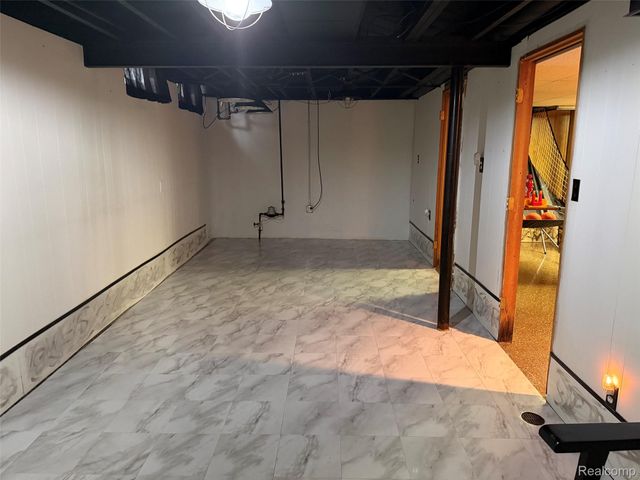 711 Van Sull Street, Westland, MI 48185
