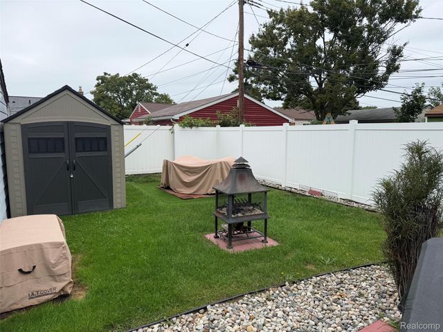 711 Van Sull Street, Westland, MI 48185