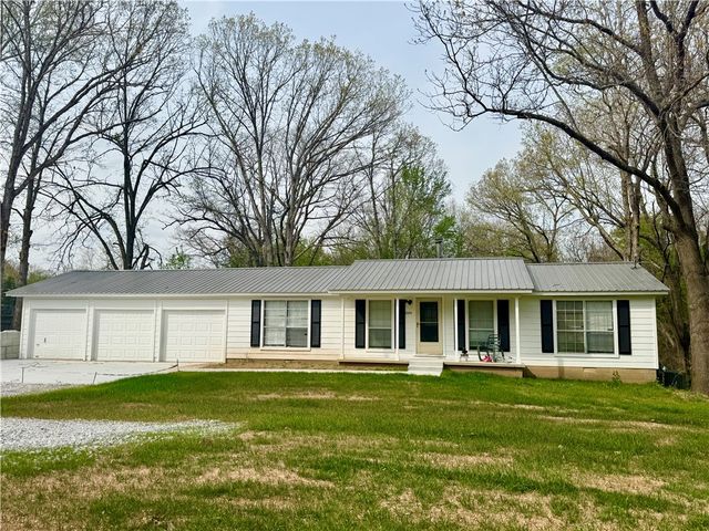 17494 Pleasure Heights Road, Springdale, AR 72764