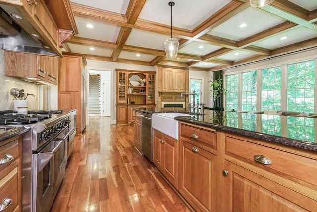 8382 Deep Run, Powell, OH 43065