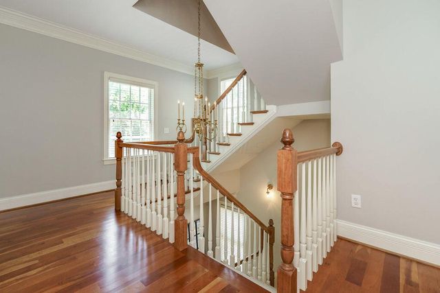 8382 Deep Run, Powell, OH 43065