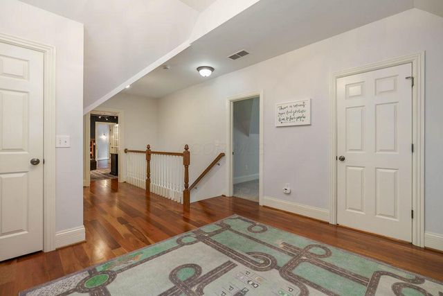 8382 Deep Run, Powell, OH 43065