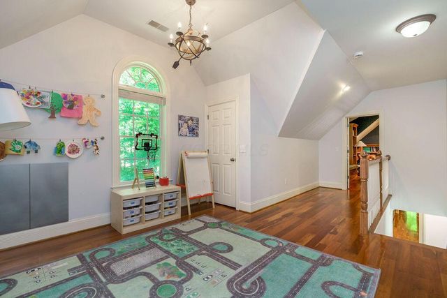 8382 Deep Run, Powell, OH 43065