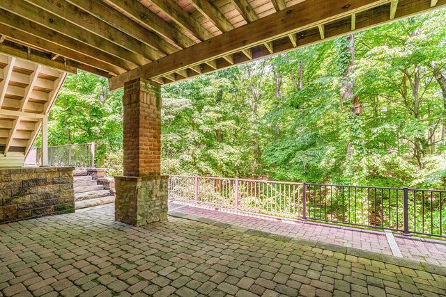8382 Deep Run, Powell, OH 43065