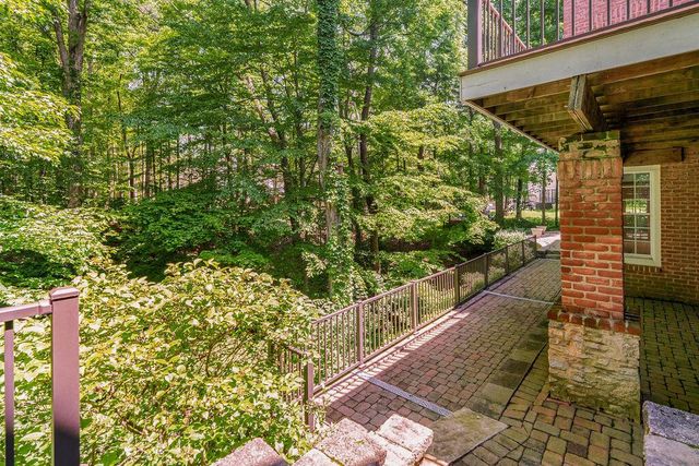 8382 Deep Run, Powell, OH 43065