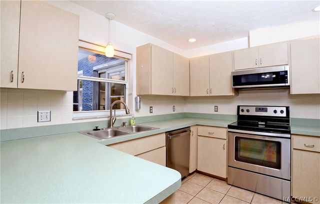 1906 S Overview Drive, Lecanto, FL 34461