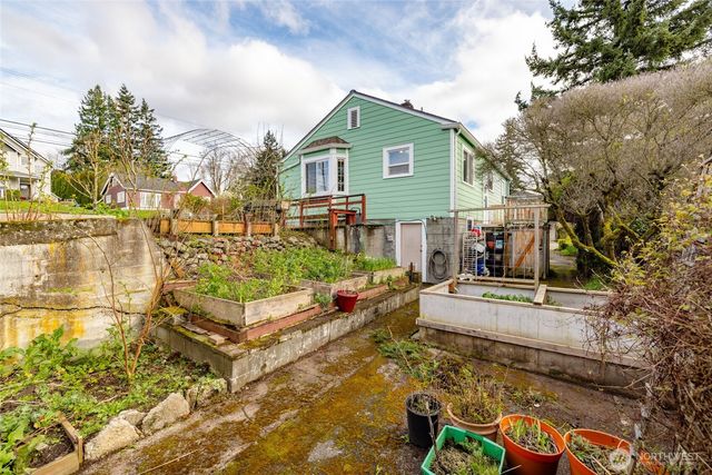 703 N 8th Street, Mount Vernon, WA 98273