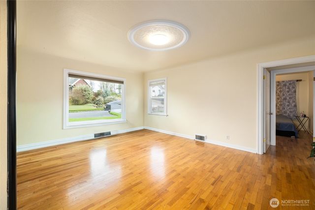 703 N 8th Street, Mount Vernon, WA 98273