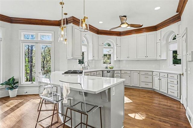 920 Curlew NW Court, Atlanta, GA 30327