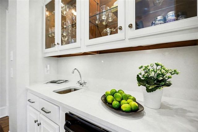 920 Curlew NW Court, Atlanta, GA 30327