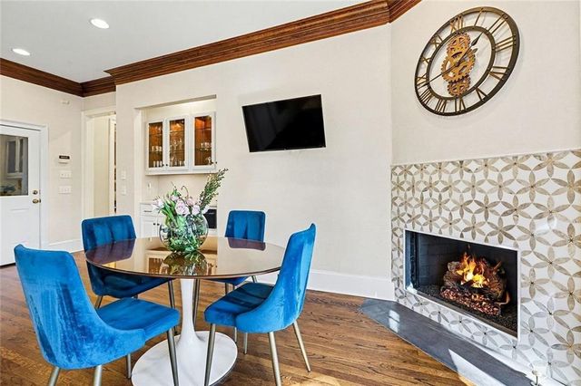 920 Curlew NW Court, Atlanta, GA 30327