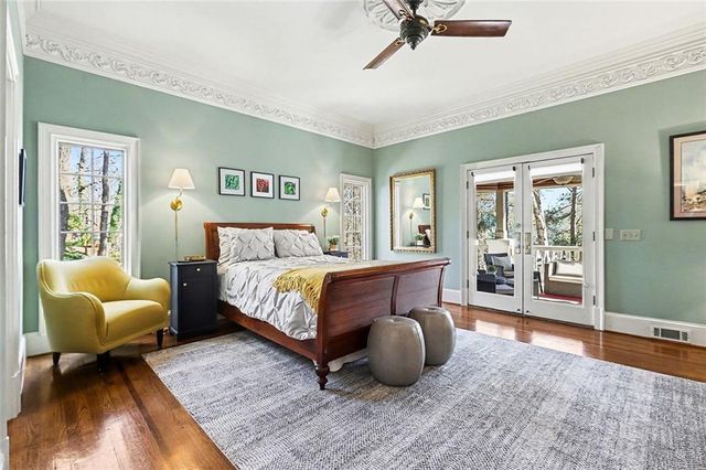 920 Curlew NW Court, Atlanta, GA 30327