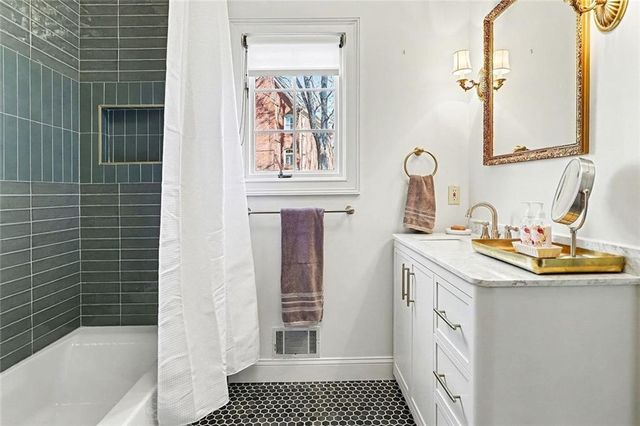 920 Curlew NW Court, Atlanta, GA 30327