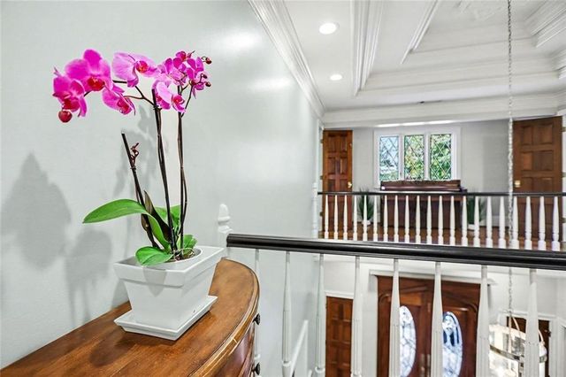 920 Curlew NW Court, Atlanta, GA 30327