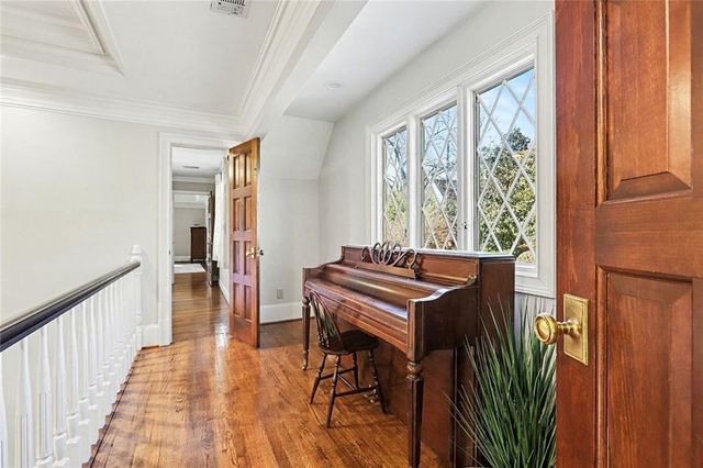 920 Curlew NW Court, Atlanta, GA 30327