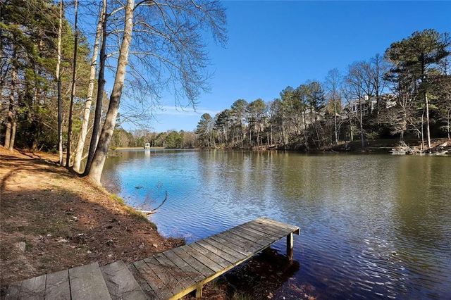 920 Curlew NW Court, Atlanta, GA 30327