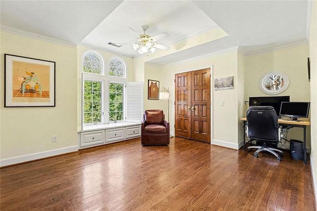 920 Curlew NW Court, Atlanta, GA 30327