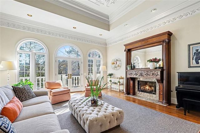 920 Curlew NW Court, Atlanta, GA 30327