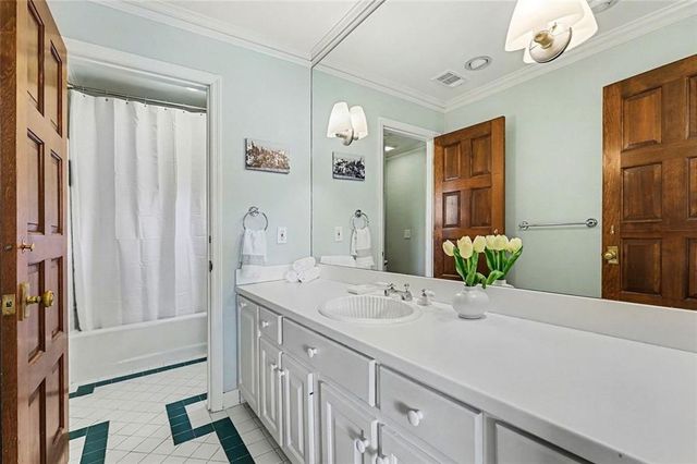 920 Curlew NW Court, Atlanta, GA 30327