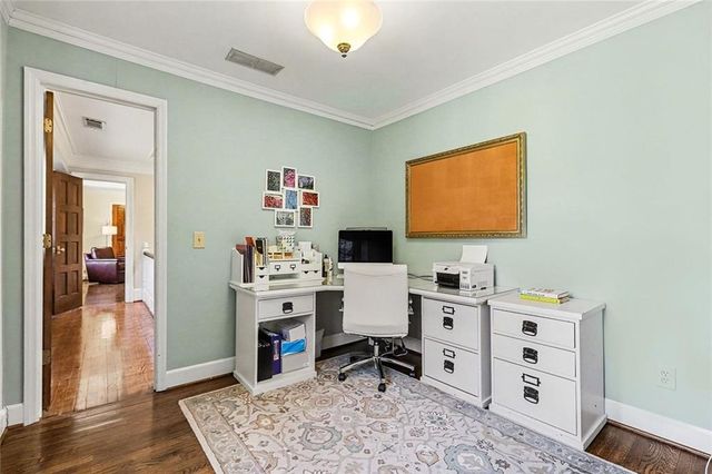 920 Curlew NW Court, Atlanta, GA 30327