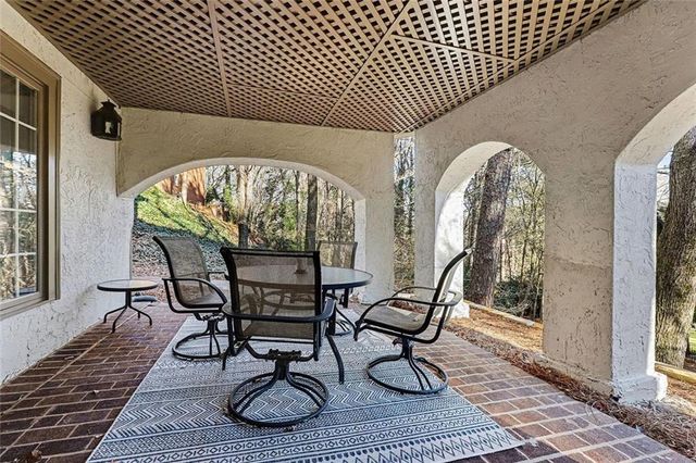 920 Curlew NW Court, Atlanta, GA 30327