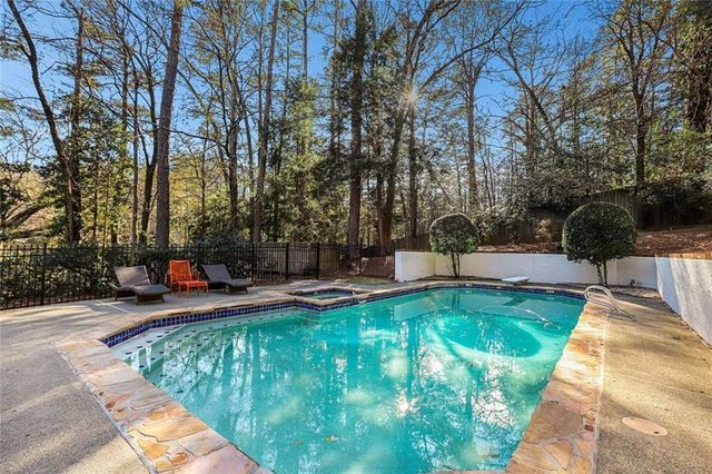 920 Curlew NW Court, Atlanta, GA 30327