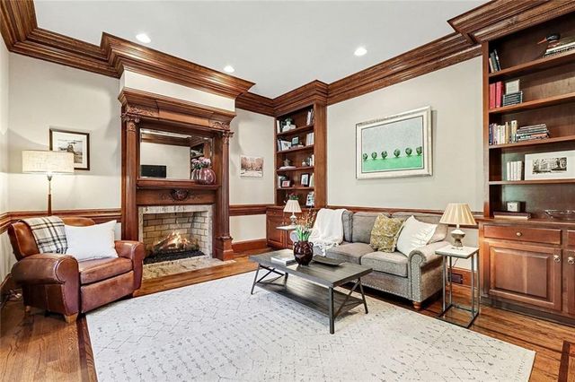 920 Curlew NW Court, Atlanta, GA 30327