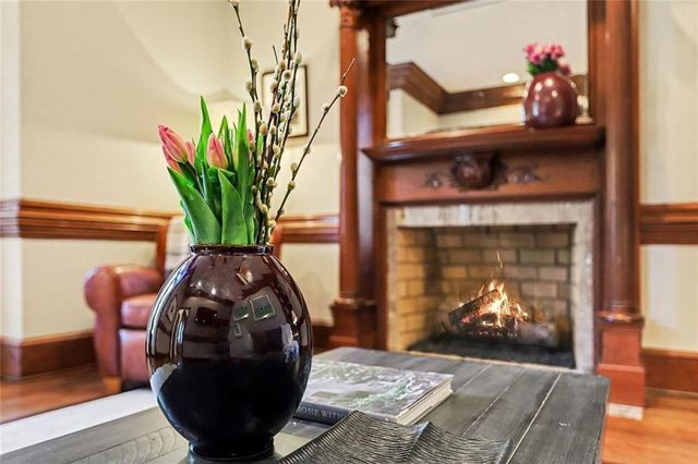 920 Curlew NW Court, Atlanta, GA 30327