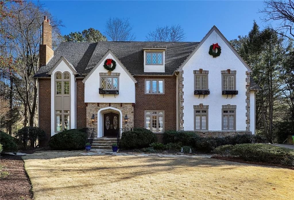 920 Curlew NW Court, Atlanta, GA 30327