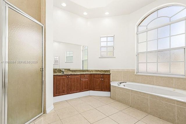 1440 16th Ave NE, Naples, FL 34120