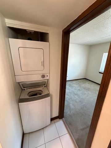 18245 Burnham Avenue 5, Lansing, IL 60438