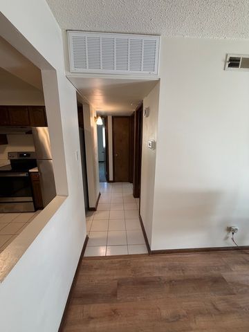 18245 Burnham Avenue 5, Lansing, IL 60438